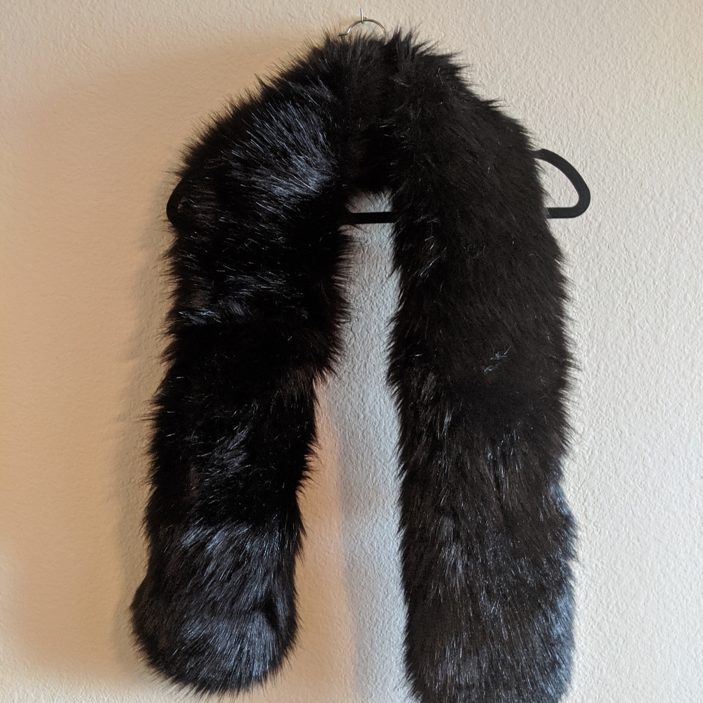 Black Faux-Fur Stole